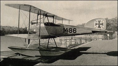 Albatros W 4